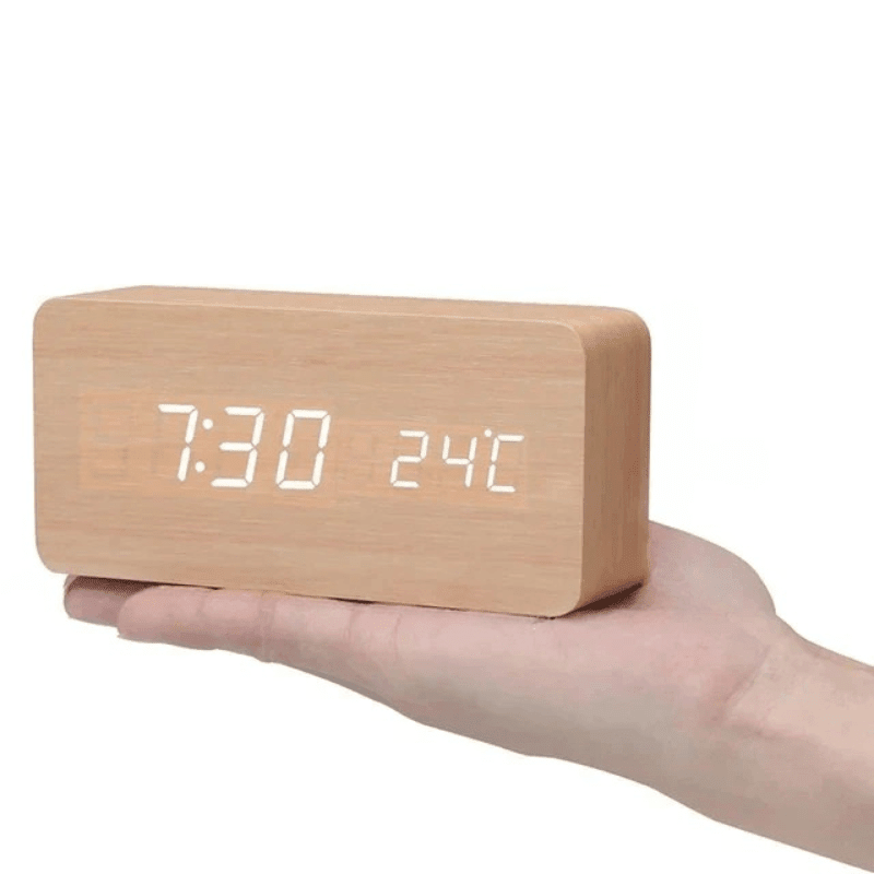 WoodSense LED houten klok - Stemgestuurd & stijlvol voor elke kamer