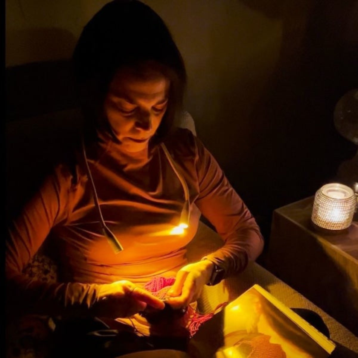 LumiKnit Neklamp