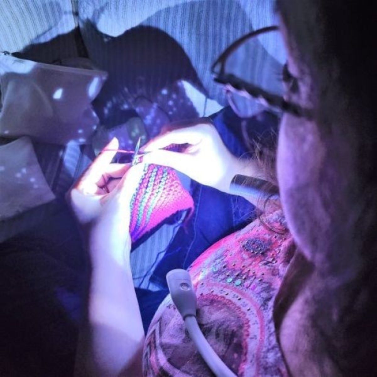 LumiKnit Neklamp