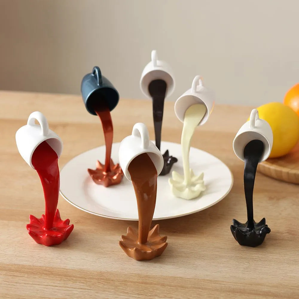Zwevende Koffiekop Beeldje