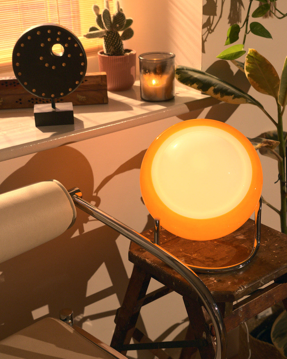 Orbina Lamp