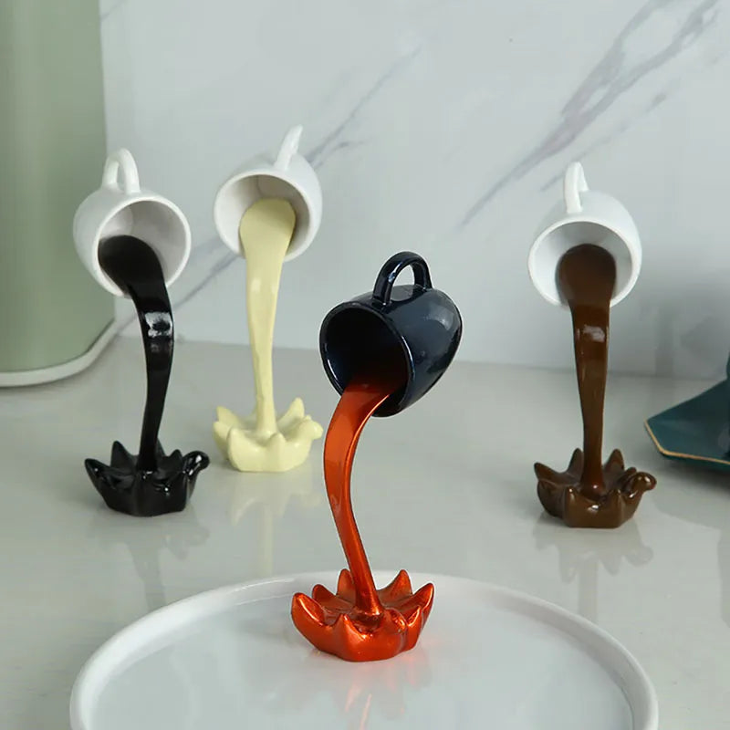 Zwevende Koffiekop Beeldje