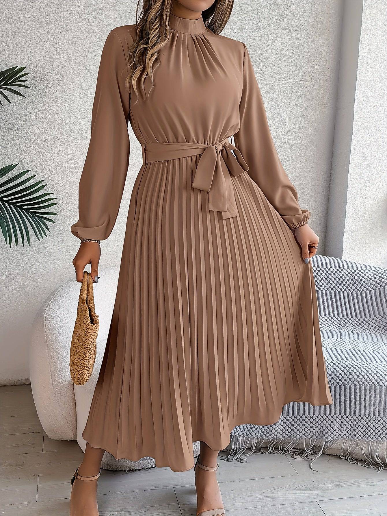 Elegante Maxi Jurk met Hoge Kraag