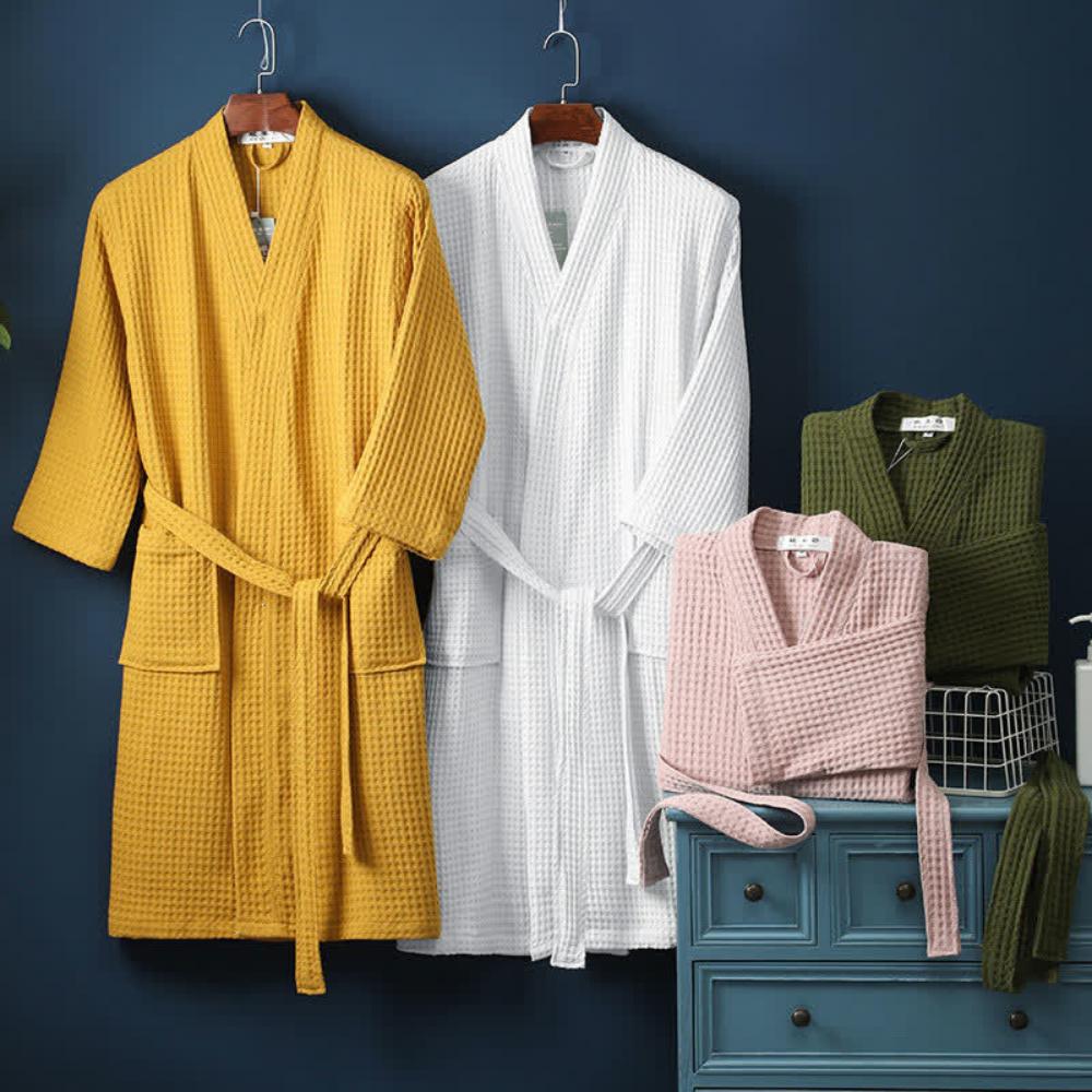 SereneLuxe – Katoenen Wafelbadjas met Elegante V-Hals