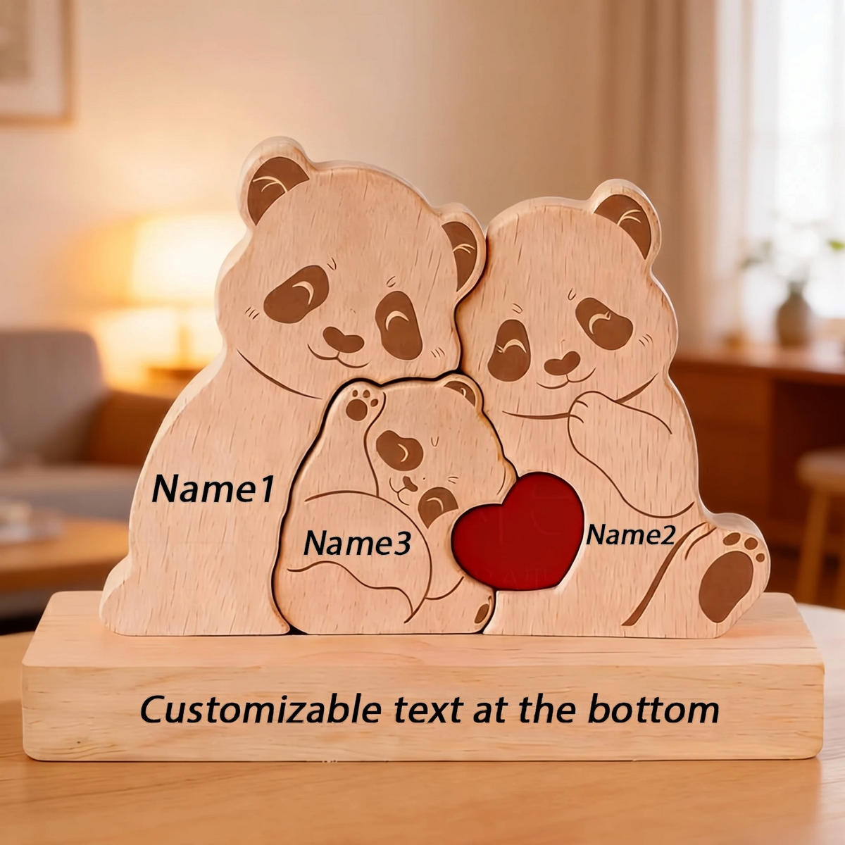 By Levin gepersonaliseerde houten pandafamilie puzzel met gegraveerde namen en een rood hart als decoratie