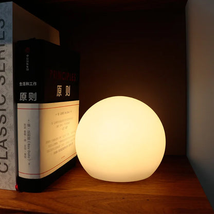LumiGlobe – Draadloze LED Tafellamp met 16 Kleuren voor Sfeervolle Verlichting