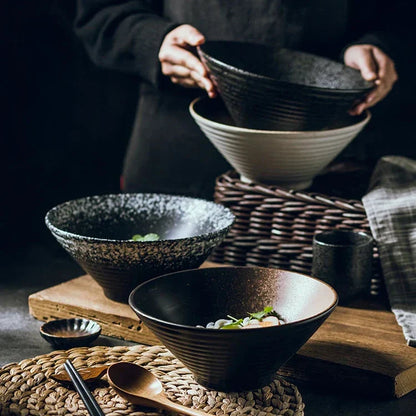 ZenBowl – Handgemaakte Japanse Keramische Ramenkom met Authentieke Ambachtelijke Afwerking