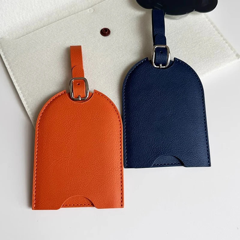 Personaliseer initialen bagagelabel op maat LOGO letter mannen vrouwen koffer naam bagagelabel PU vliegtuig labels reisaccessoires