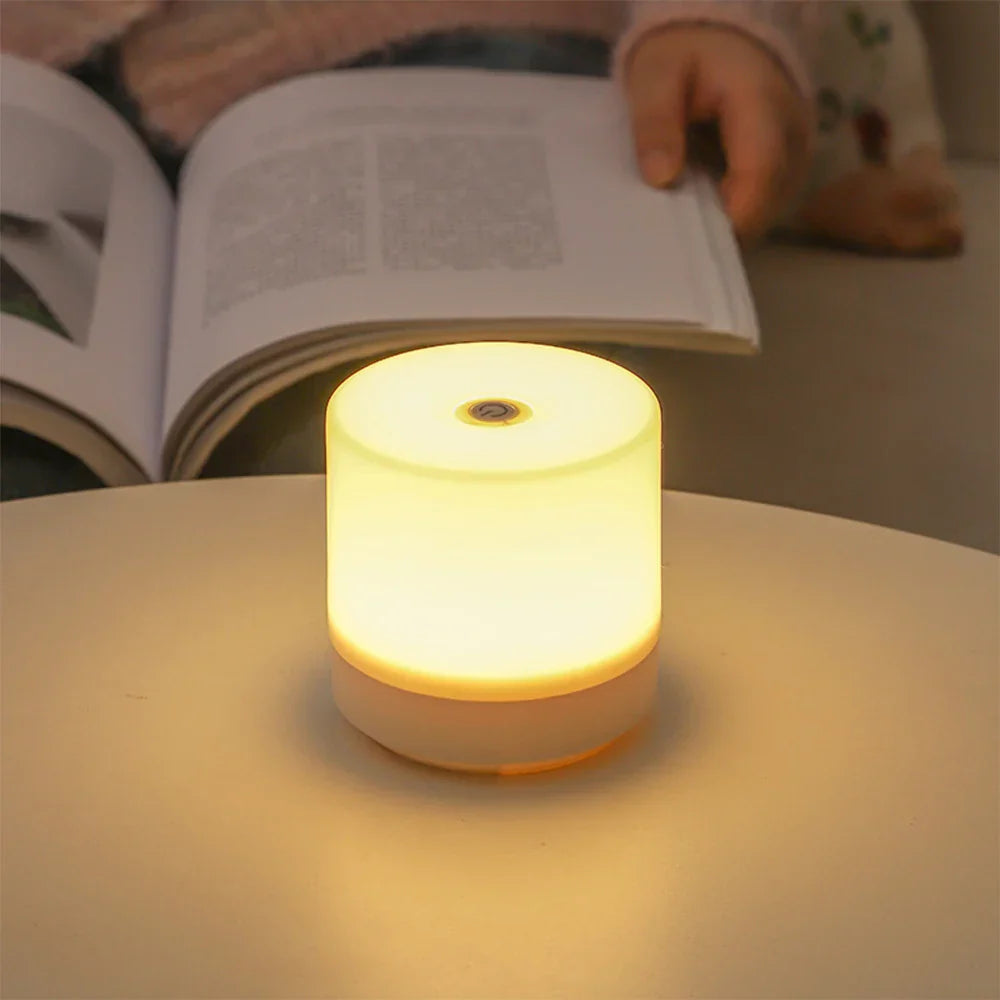 GlowEase – Compacte LED Nachtlamp met Aanraakdimming