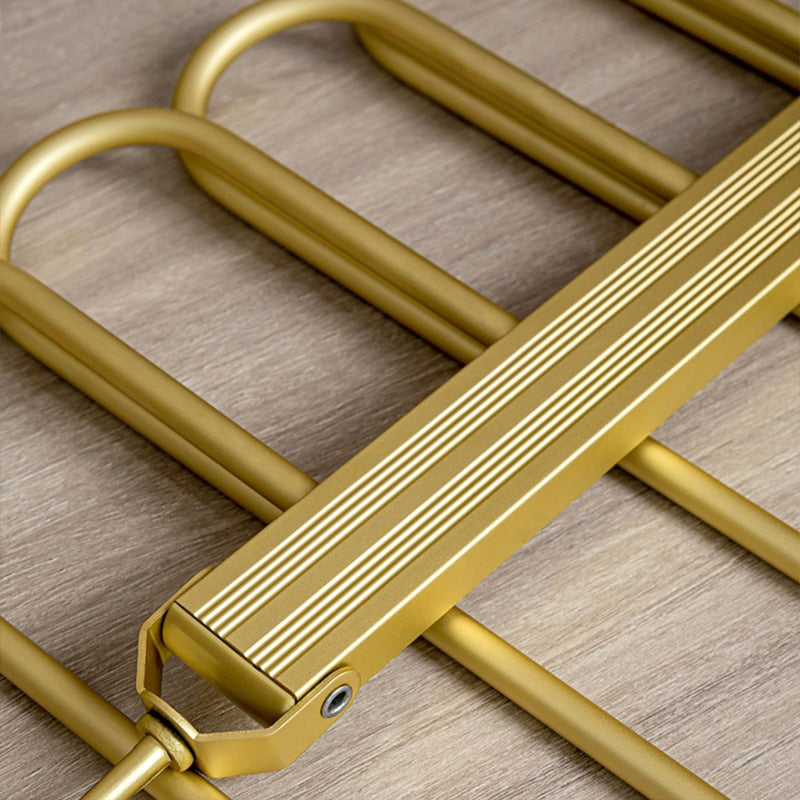 SpaceLuxe – Innovatieve Aluminium Broekhanger met Slim Design