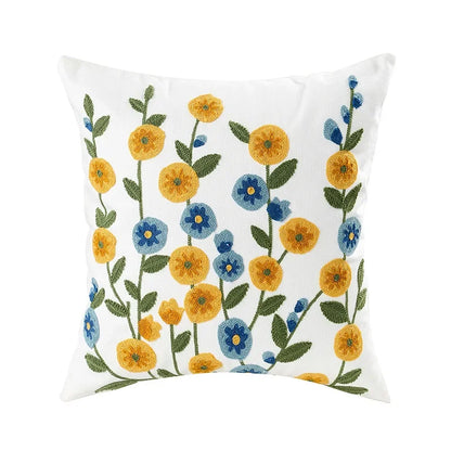 BloomLinen – Geborduurde Kussenhoes van Katoen Canvas met Landelijke Bloemenpracht
