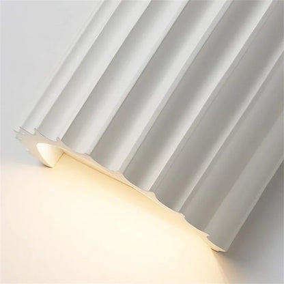 Moderne Geribbelde Hars LED Wandlamp - Scandinavisch Armatuur