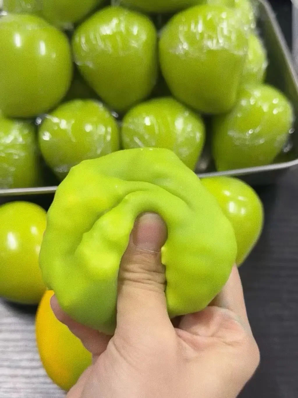 Kleurveranderende Mango Anti-Stress Bal - Thermochrome Fidget