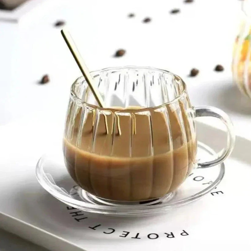 LumiRuffle Luxe Glazen Mokset – Handgemaakt Design voor een Stijlvol Koffiemoment