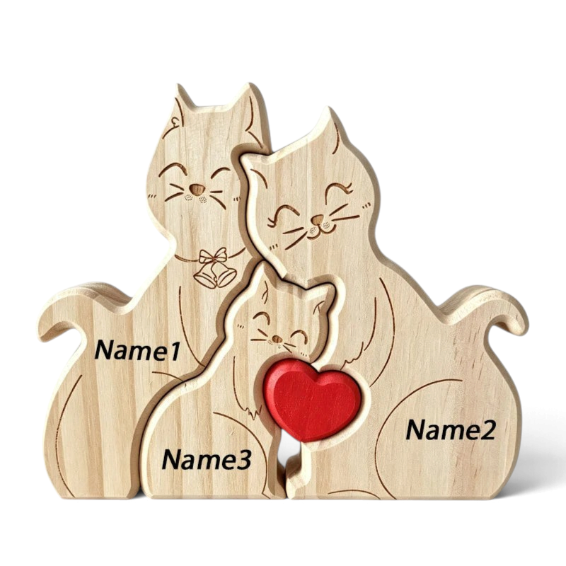 By Levin gepersonaliseerde houten kattenfamilie puzzel met gegraveerde namen en een rood hart als decoratie.
