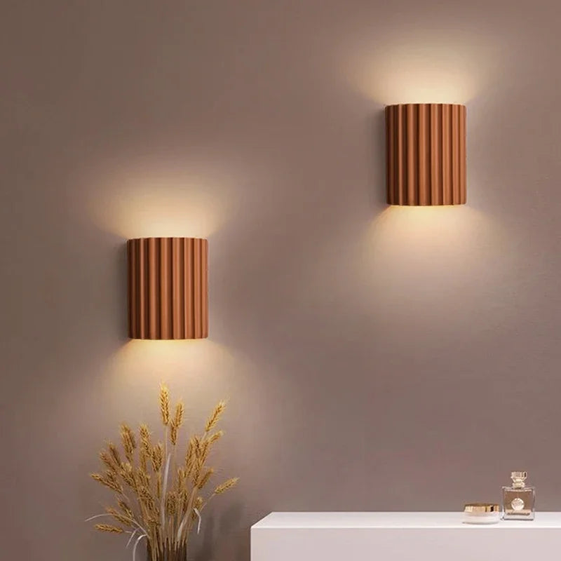 Moderne Geribbelde Hars LED Wandlamp - Scandinavisch Armatuur
