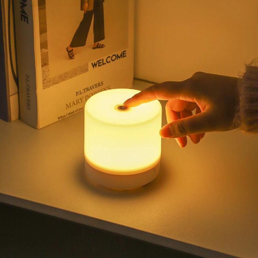 GlowEase – Compacte LED Nachtlamp met Aanraakdimming