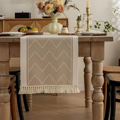 LoomÉtoile Luxe Geweven Tafelloper – Stijlvolle Textuur voor een Warm Interieur