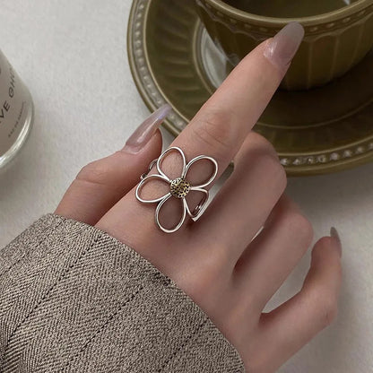 Petala Ring