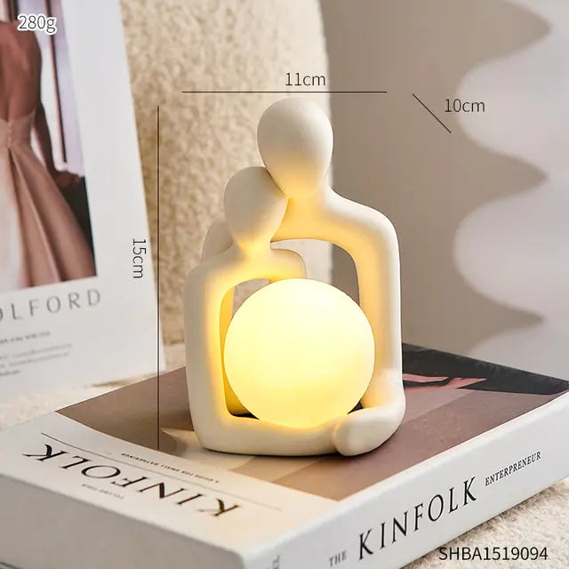 Omhelzend Koppel Decoratieve Lamp