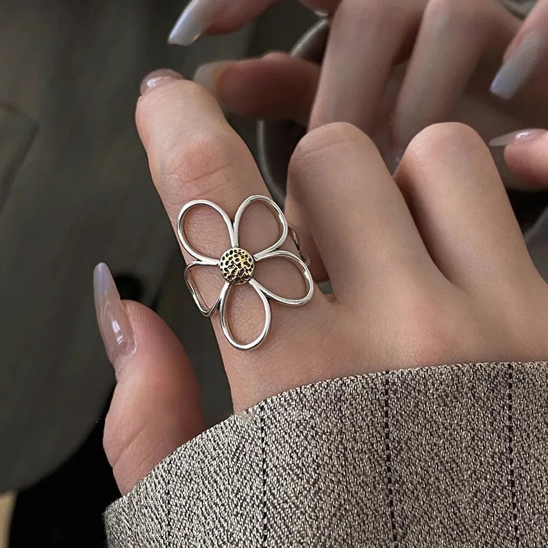 Petala Ring