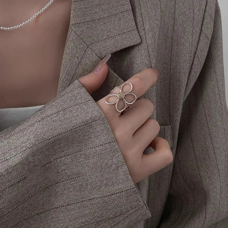 Petala Ring