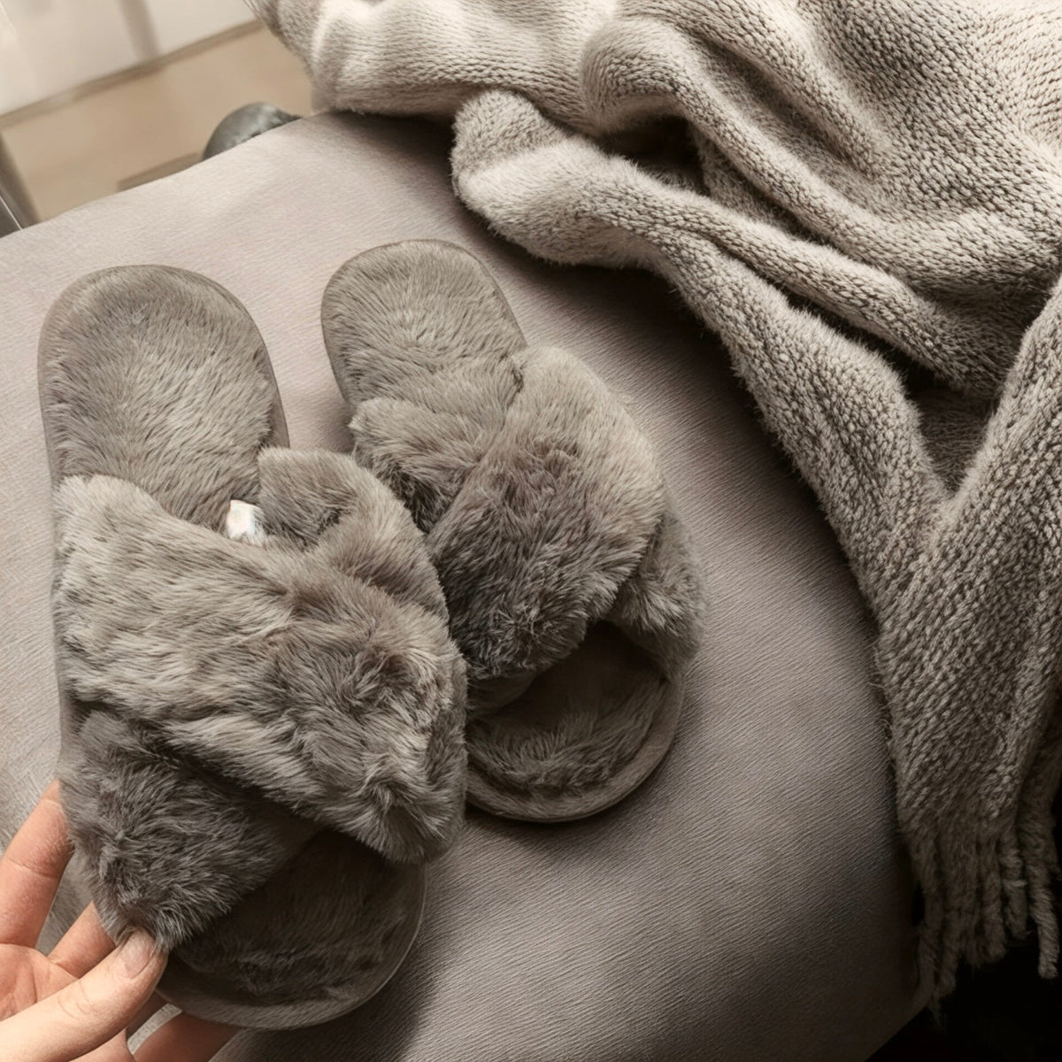 Warme Knusse Kruisband Pantoffels