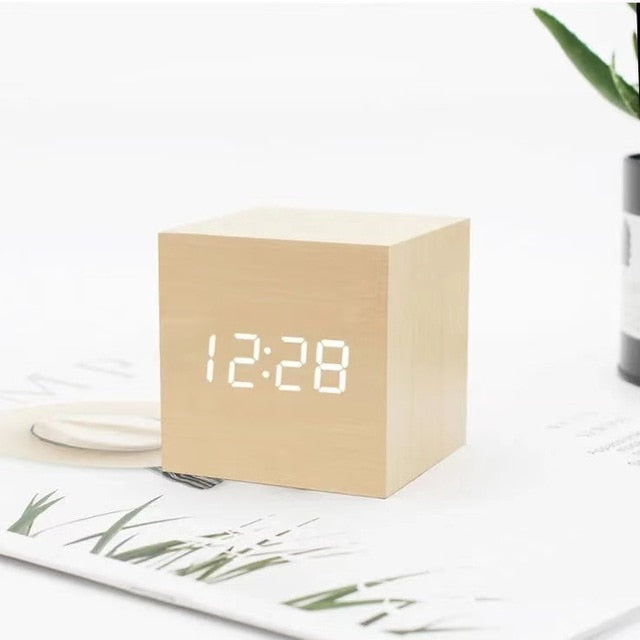 LumiCube – Stijlvolle LED Wekker met Minimalistisch Design & Slimme Functies