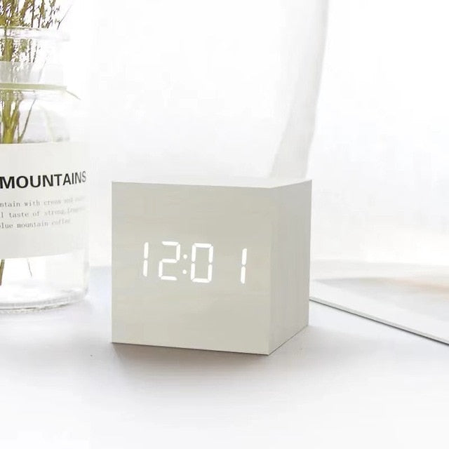 LumiCube – Stijlvolle LED Wekker met Minimalistisch Design & Slimme Functies
