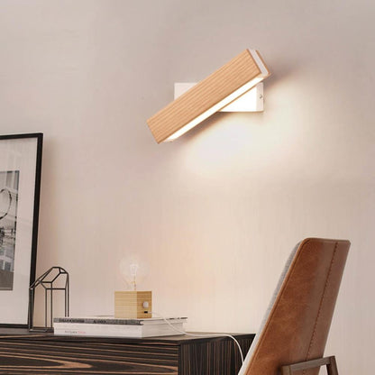 LumiHout – Luxe Wandlamp met Draaibare LED Verlichting