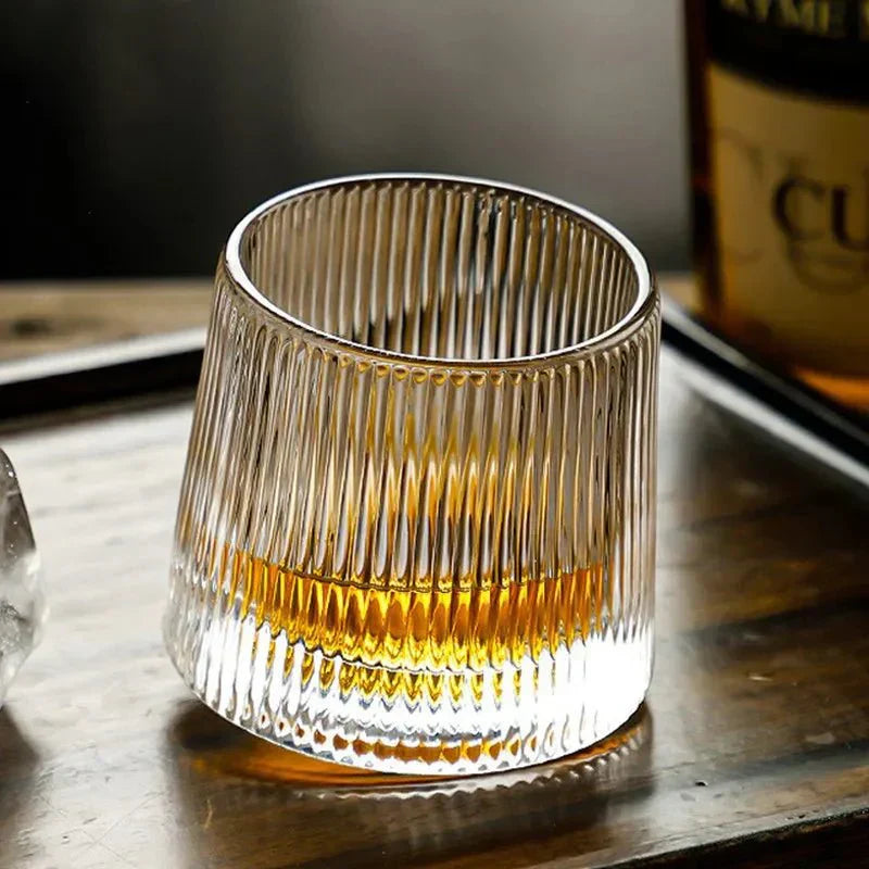 RippleGlaze – Textured Whisky Glass met Draaiend Ontwerp voor Elegante Sips