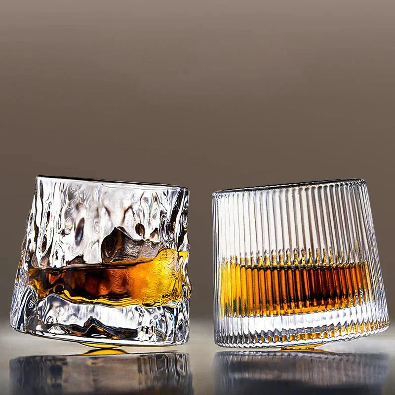 RippleGlaze – Textured Whisky Glass met Draaiend Ontwerp voor Elegante Sips