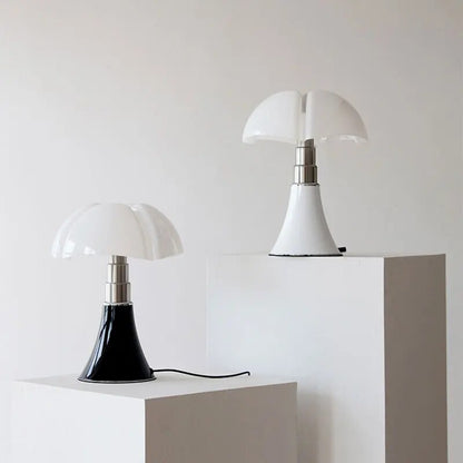 BloomSphere – Luxe Tafellamp met Verfijnd Bloemdesign